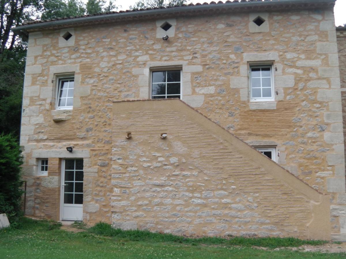 Location Meublee Au Milieu D'Un Ecrin De Verdure Aux Vieux Fours Noaillac Exteriör bild